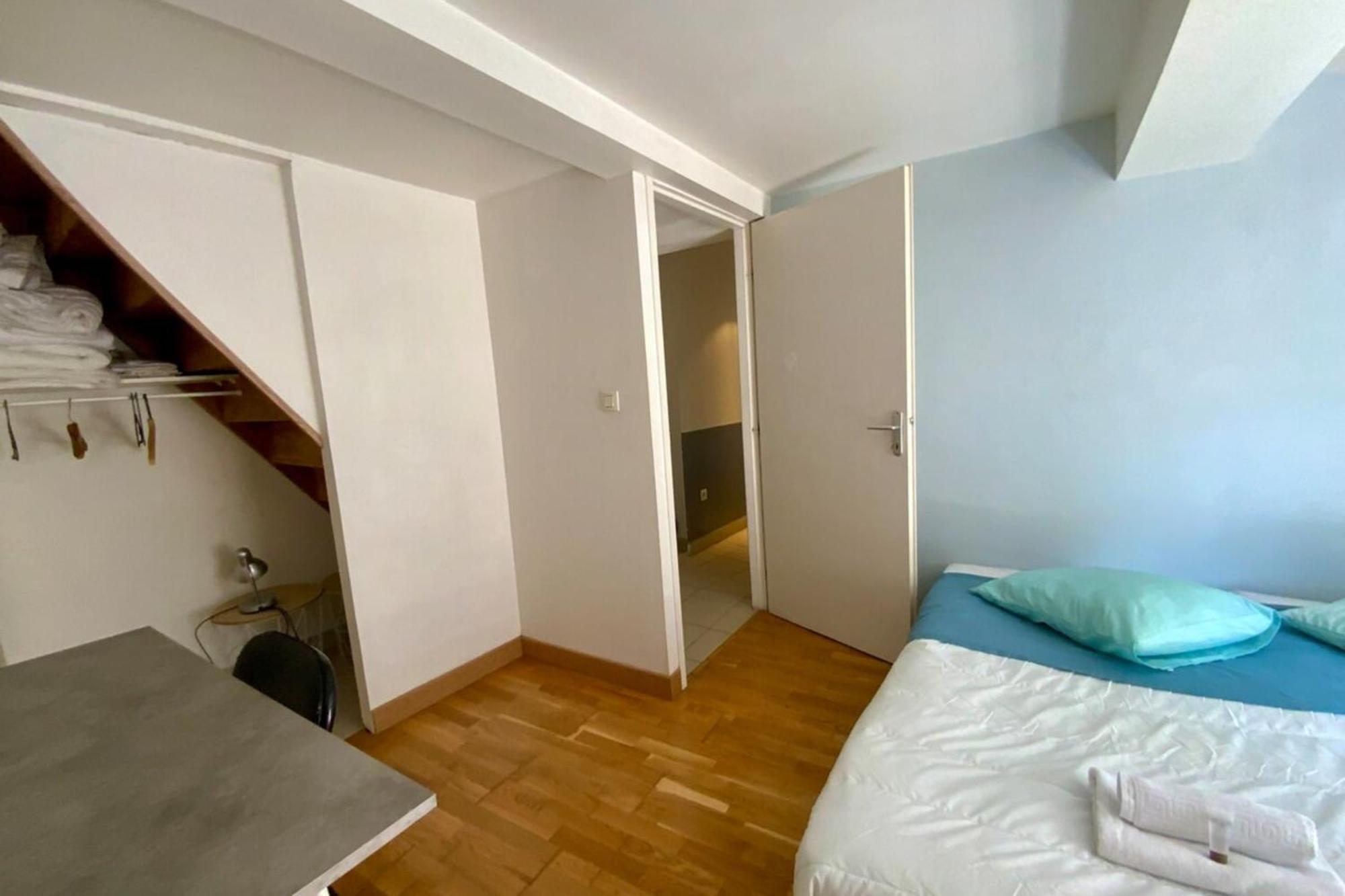 The Triplex- 3 Bedrooms In The Escutcheon! Montpellier Bagian luar foto