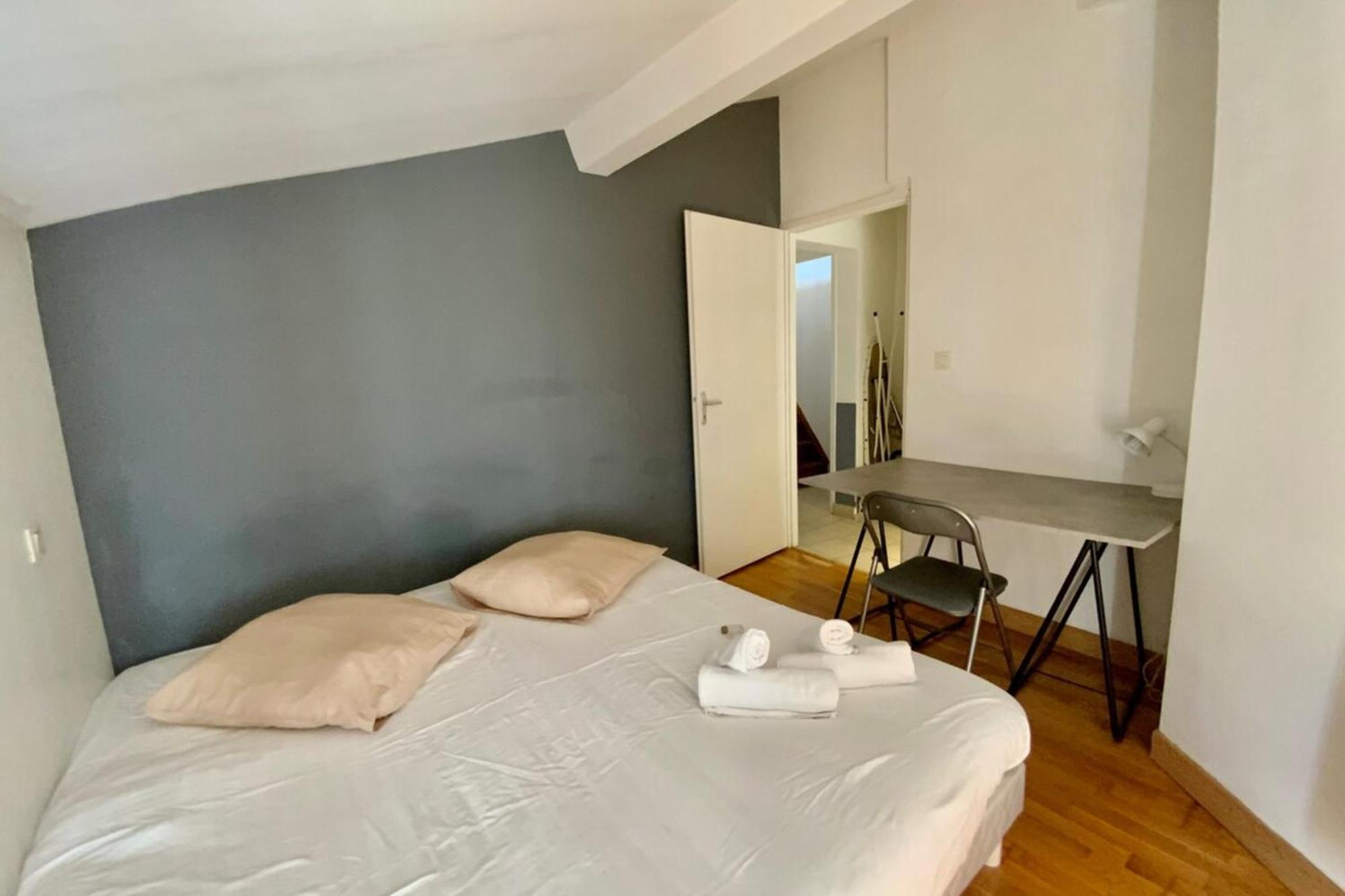 The Triplex- 3 Bedrooms In The Escutcheon! Montpellier Bagian luar foto