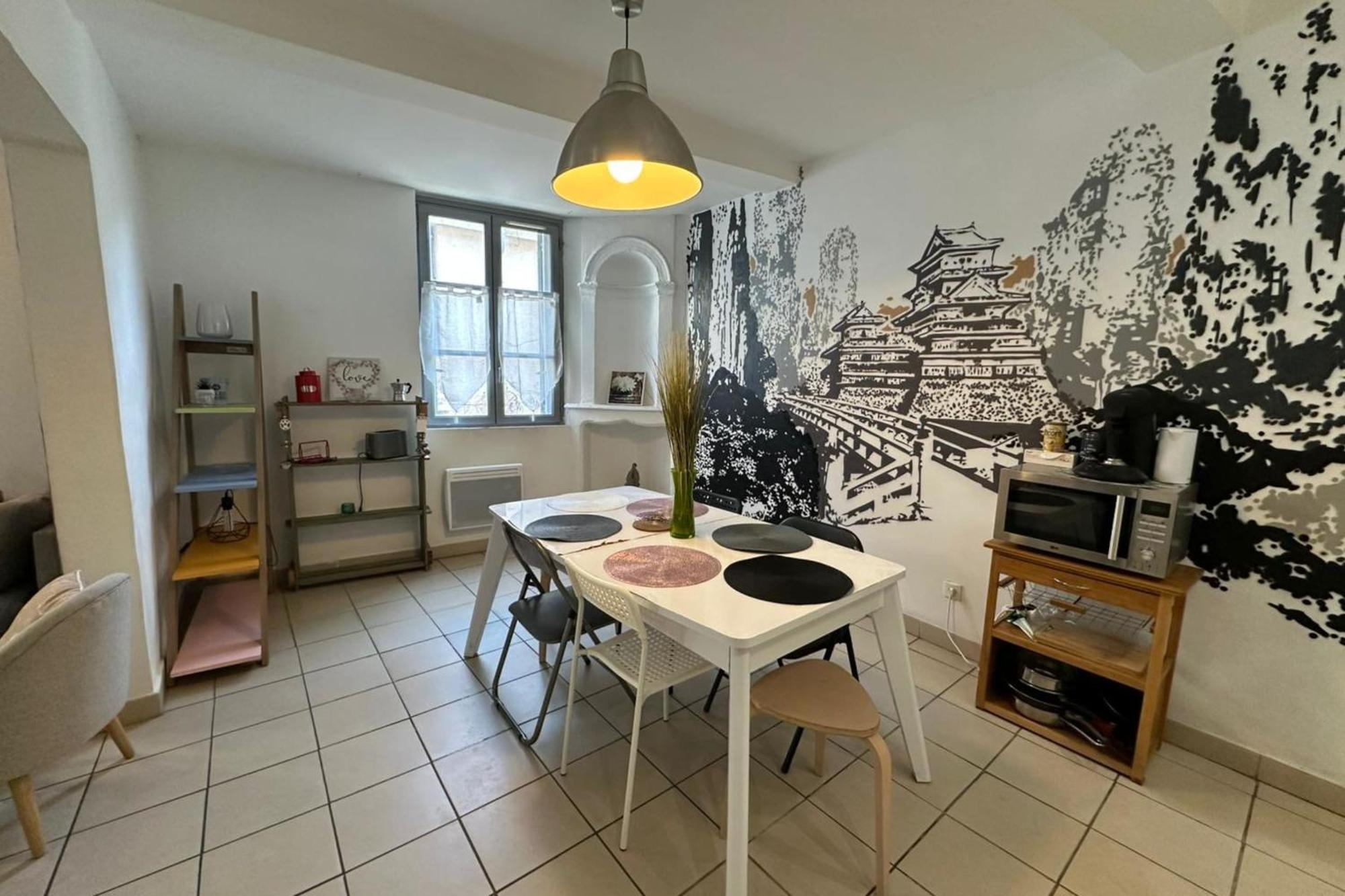 The Triplex- 3 Bedrooms In The Escutcheon! Montpellier Bagian luar foto