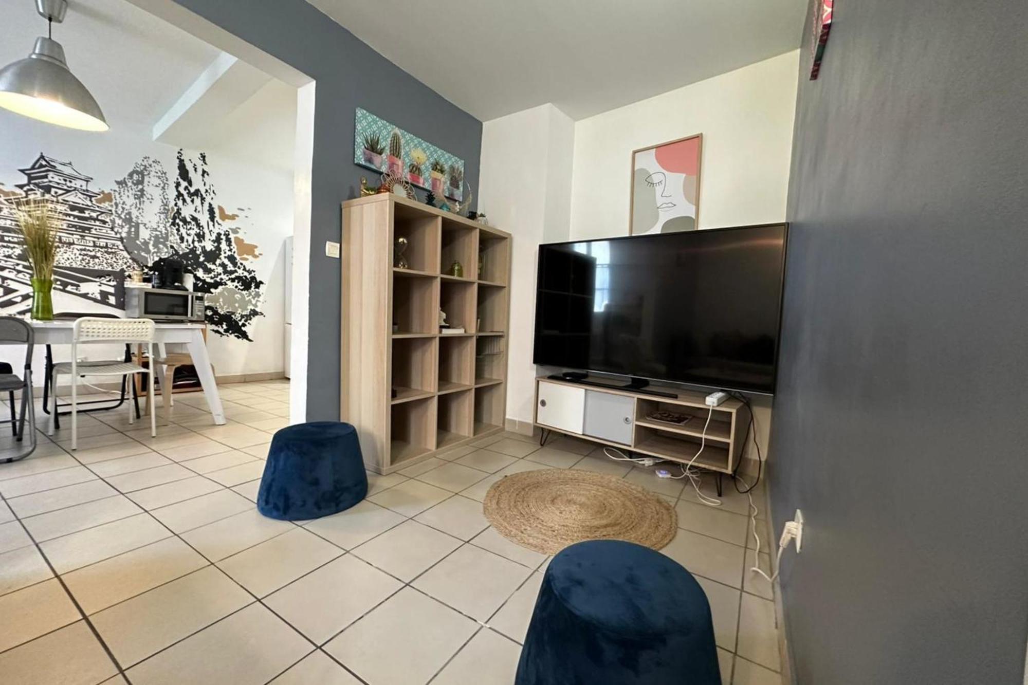 The Triplex- 3 Bedrooms In The Escutcheon! Montpellier Bagian luar foto